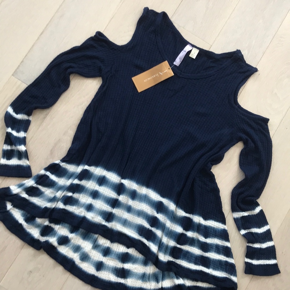 New with tags long sleeve cold shoulder top